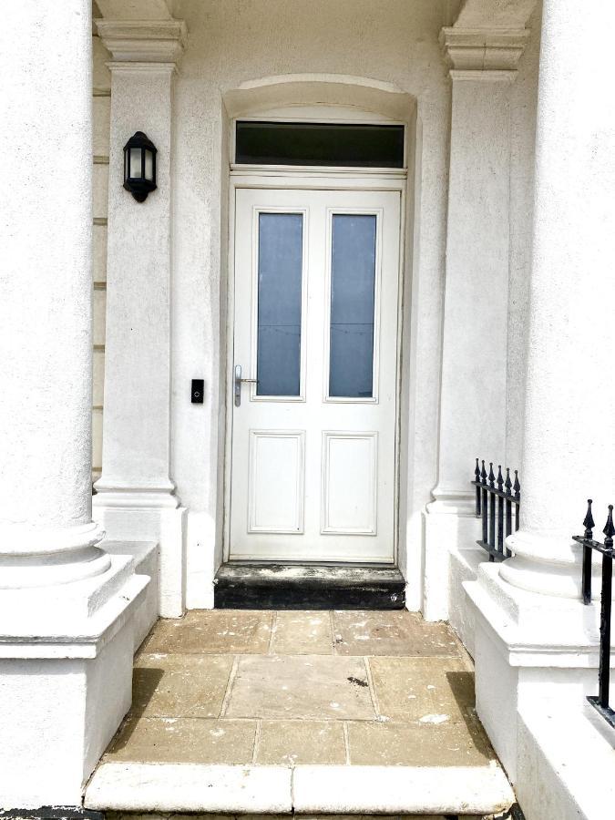 Stunning 2 Bed Apartment Sea Views And Parking Worthing Exteriör bild